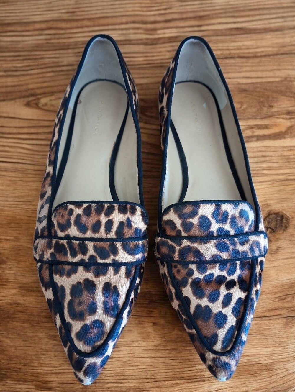 Ann Taylor Animal Print Calf Hair Pointed Toe Flats ** Size 8.5